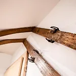 Hostel Roomie Alps Design *