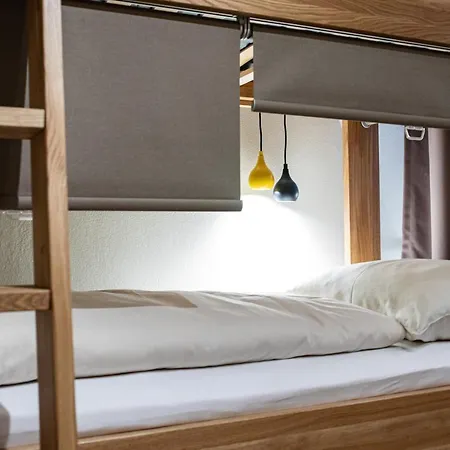 بيت شباب Roomie Alps Design *